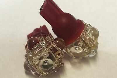 Coppia 2 Lampade Led T10 Con 5 F5 Flux Colore Rosso Red 12V 0,2W <p>