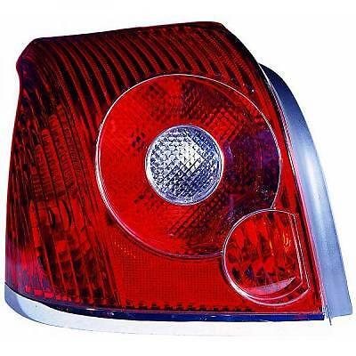 Faro fanale posteriore Destro AVENSIS 06-08 4 pt