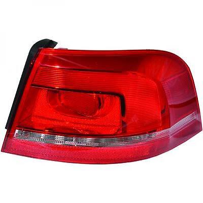 Faro fanale posteriore Sinistro PASSAT 10- VARIANT esterno