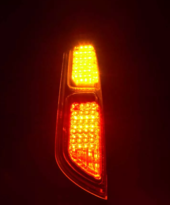 Coppia Fari Fanali Posteriori Tuning LED Focus Per 5 porte 2008-2010 cromato