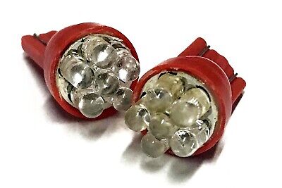 Coppia 2 Lampade Led T10 Con 6 F3 Colore Rosso Red 12V 0,2W <p> Attacco:T10 W5W