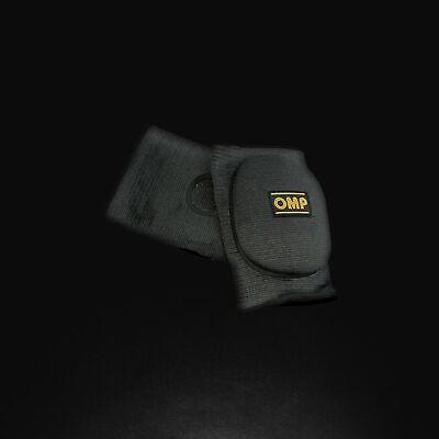 GOMITIERE Coppia di realizzate in materiale sintetico con imbottitura gomma.