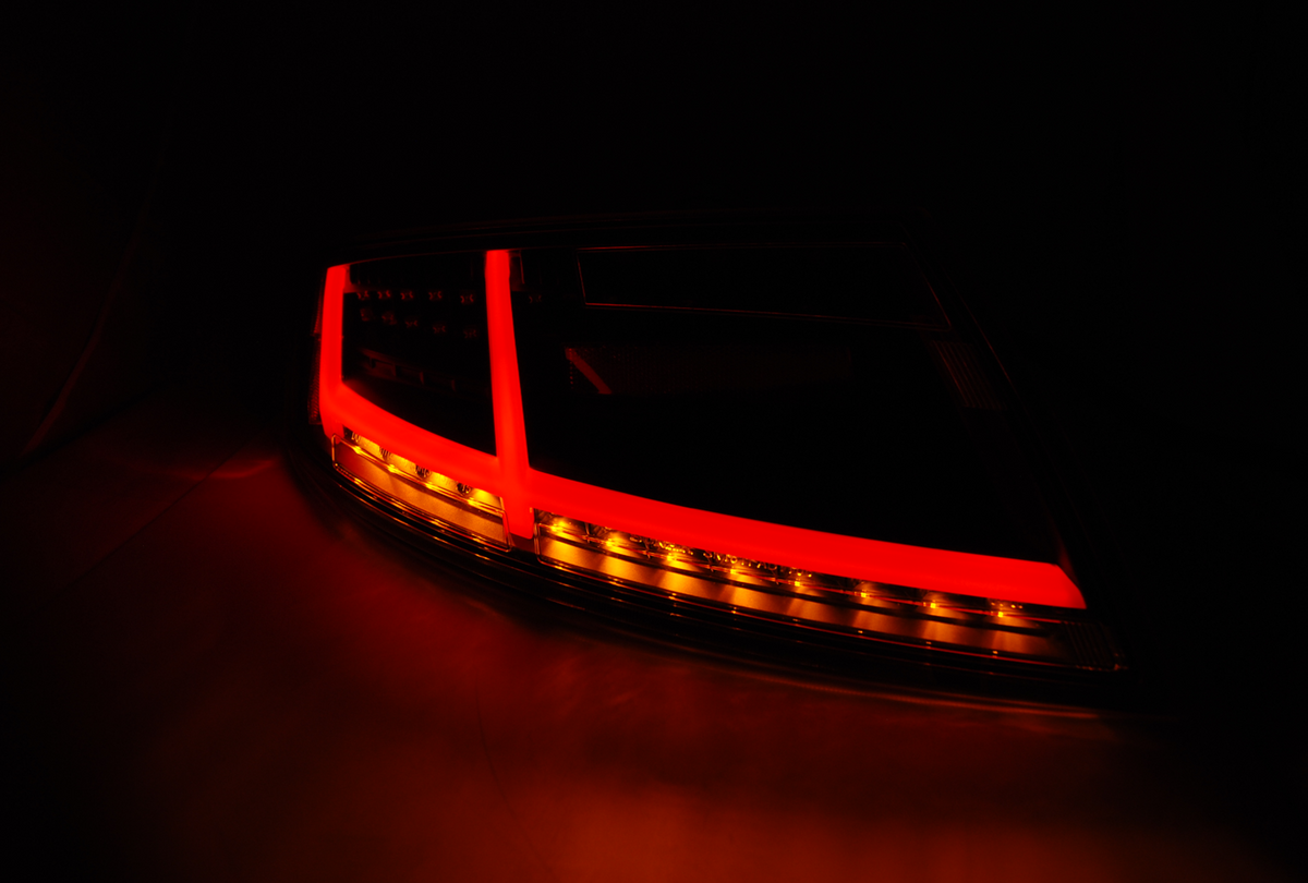 Coppia Fari Fanali Posteriori Tuning TT 04.06-02.14 Nero LED BAR
