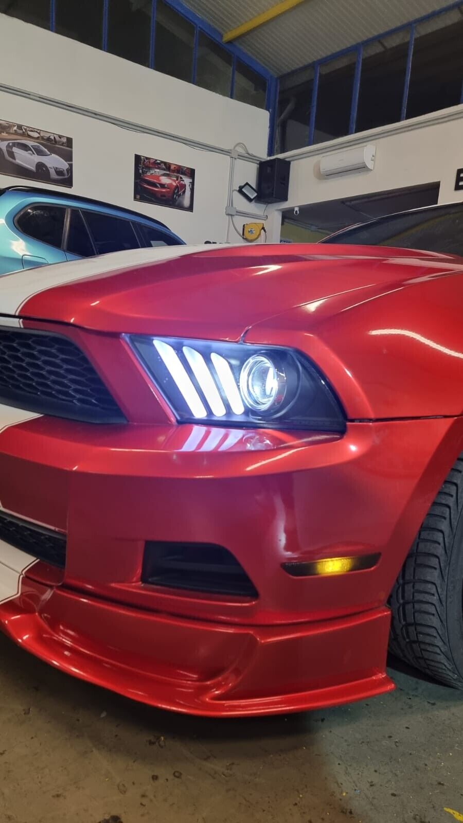 Coppia Fari Fanali Tuning MUSTANG V 10-13 TUBE LIGHT FRECCIA DINAMICA NERI