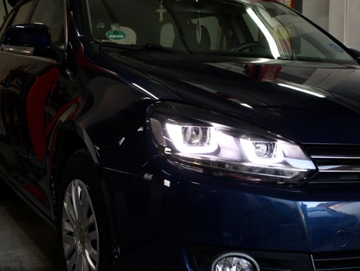 Coppia Fari Fanali Anteriori Tuning DRL led U STYLE Golf VI 6 Freccia Dinamica