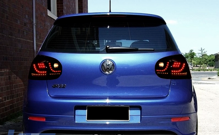 COPPIA FARI FANALI TUNING GOLF V 5 POSTERIORI FULL LED look GTI FUME 03-08