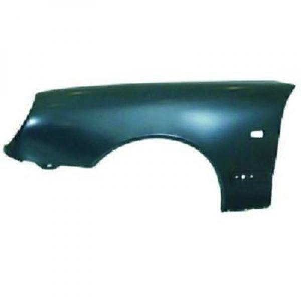 Parafango sinistro ClasseE W210 95-99 con foro freccia