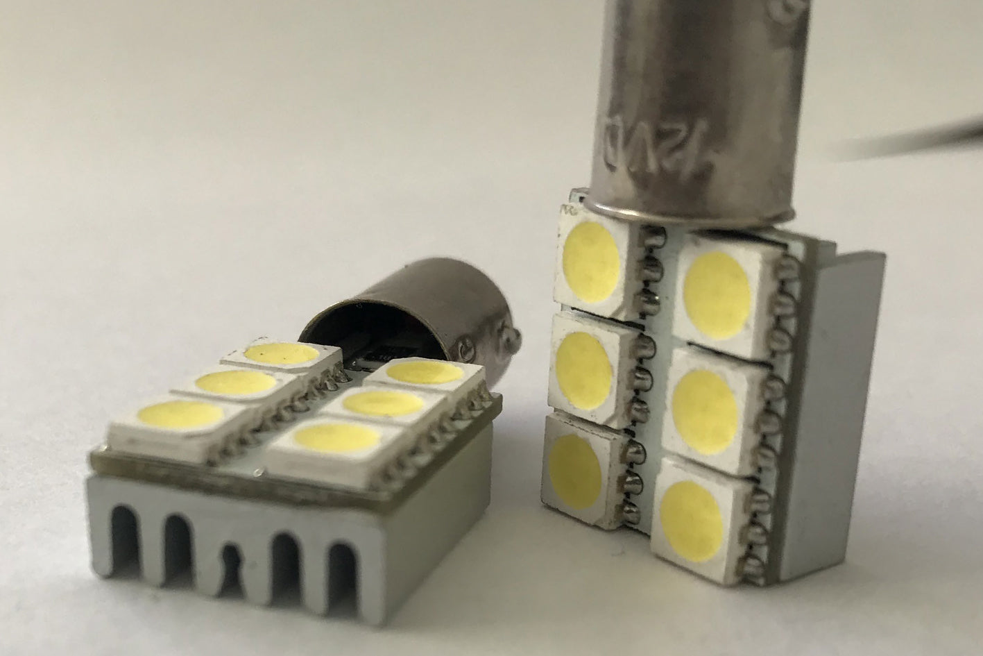 Coppia 2 Lampadine Led BA9S T4W Piedi Dritti Con 6 Smd 5050 Laterale Bianco