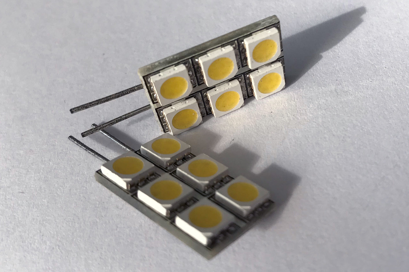 Coppia 2 Lampade Led G4 Con 6 Smd 5050 Colore Bianco Caldo 3000K 12V 1W <p>
