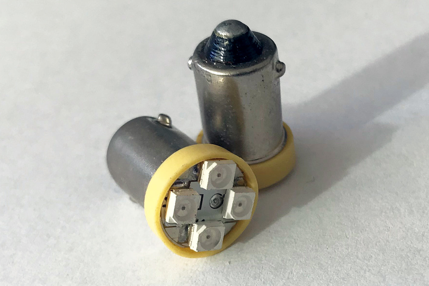 Coppia 2 Lampadine Led BA9S T4W Piedi Dritti Con 4 Smd 3528 Colore Giallo 12V